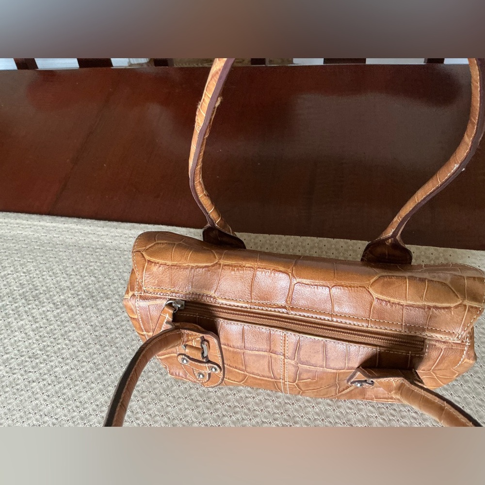 Tignanello Tan Croc Embossed Leather Shoulder Bag - Picture 4 of 13